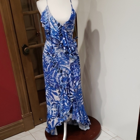 Gianni Bini Dresses & Skirts - Gianni Bini Blue Palm Floral Tropical Print Wrap Dress